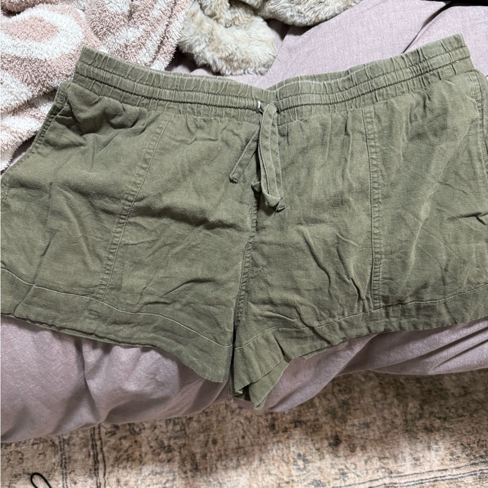 Universal Thread Green Cargo Shorts Casual Cotton